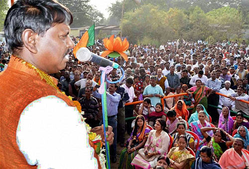 Senior BJP leader Arjun Munda is widely known for serving three times as Jharkhand chief minister, but the fact that he made his debut as a legislator from Kharsawan in Singhbhum district on a Jharkhand Mukti Morcha (JMM) ticket is almost forgotten. PTI photo
