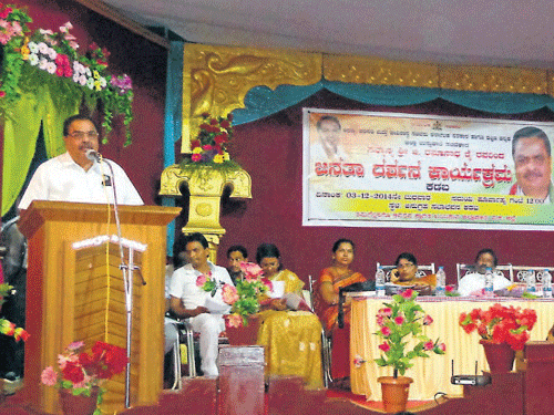 District-in-Charge Minister B Ramanath Rai speaks at the Janata Darshan porgramme in Kadaba on Wednesday. MLA S Angara, Zilla Panchayat President Asha Timmappa Gowda, Taluk Panchayat President Pulasthya Rai and others look on.