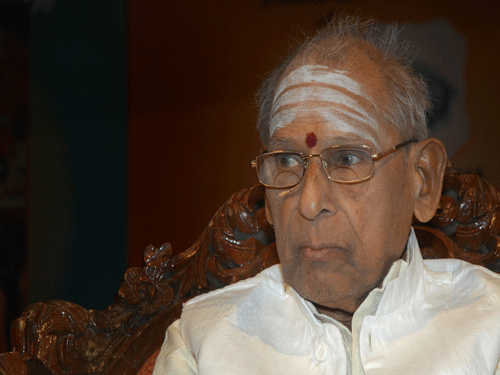Acclaimed Carnatic vocalist Nedunuri Krishnamurthy passed away early today at his Visakhapatnam residence. DH File Photo