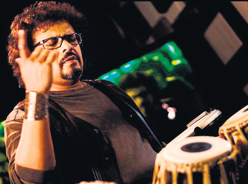 He has been able to stagger effortlessly from heavy rhythm-ridden Carnatic music, the blitzkrieg of Bollywood to melodious fusions. Bikram Ghosh, one of the most versatile singers of today, makes no predilection to either form - classical or commercial.