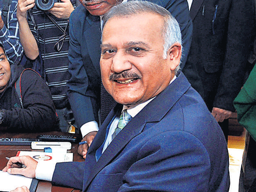 Weeks after removing then CBI director Ranjit Sinha from the 2G case, the Supreme Court on Monday allowed new chief Anil Sinha to supervise the investigation and prosecution in the case.DH File Photo