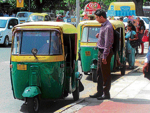 After crying hoarse over the fare wars between taxi services, it is back to business for autorickshaws in the City. The government's recent crackdown on certain taxi operators for not following the rules has turned out to be a blessing in disguise for the auto drivers.DH File Photo