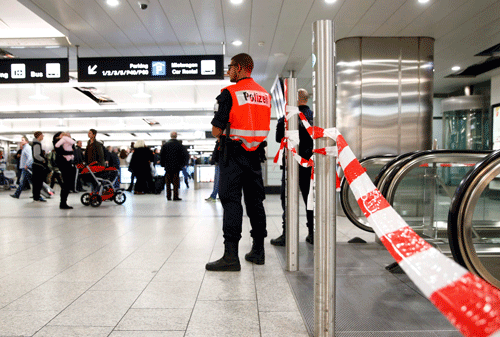 A bomb threat caused flight delays and the partial shut-down of Switzerland's main airport in Zurich before security forces gave the all-clear, reports and officials said. Reuters Photo