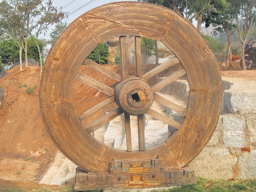 Eye candy Cart wheels are used as a part of decor in public places.
