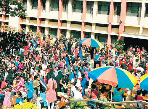 Mistletoe Masala', an annual food festival was held recently at Jyothi Nivas College, Koramangala.
