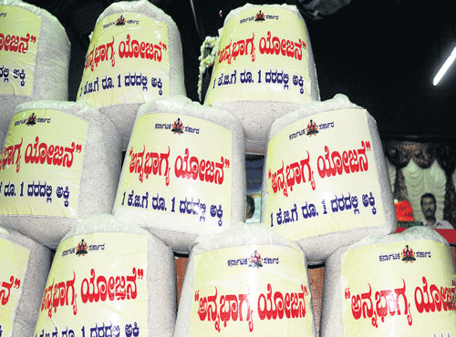 The government failed to address the shortcomings in Anna Bhagya, the schemeto provide subsidised rice to the poor, in 2014. TheMobileOne service, providingmultiple government and private services on the cellphone,was launched. DH FILE PHOTOS