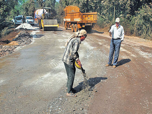 With the work on alternative road yet to be completed, the closure of Shiradi Ghat road will be delayed. DH FILE PHOTO
