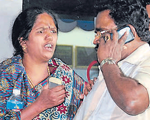 Relatives of Bhavani, who died in the church street blast, at a hospital in the  City on Sunday. DH PHOTO