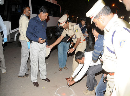 The National Investigation Team would assist in the probe into the blast in front of a restaurant here that killed a woman and police teams have been sent to Pune and Chennai to investigate terror links. DH photo