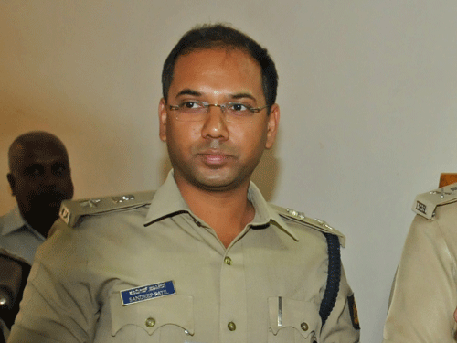 Police announced Rs 10 lakh reward for information about the person who planted the bomb that killed a woman and injured three others.DH File photo