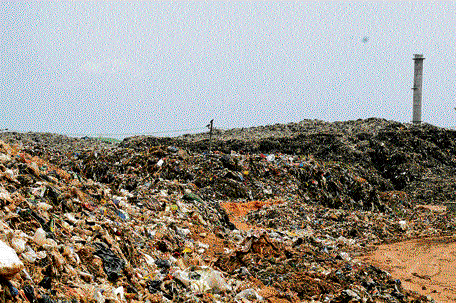 The BBMP finally stopped sending waste to the Mandur landfill on December 1.  DH file photo