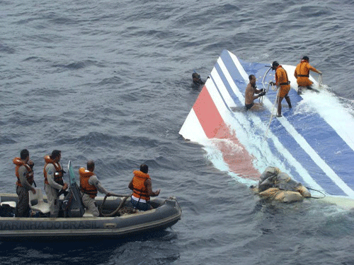 The pilot of the crashed AirAsia plane may have pulled off the perfect emergency landing before it sank in the choppy waters of the Java Sea killing all the 162 people aboard, a media report said today. AP photo