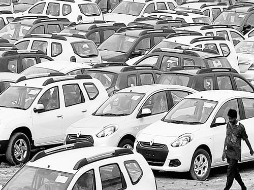 Indian automobile manufacturers closed 2014 on a positive note, as companies reported stellar sales for December last year.