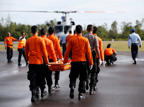 An international team equipped with acoustic equipment today arrived at the suspected crash site of the AirAsia jet in search for the plane's flight recorders as search crews recovered seven more bodies from the choppy waters of the Java Sea. Reuters