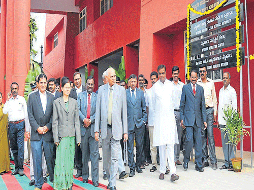 High Court judge N K Patil, Principal and District Sessions judge K S Mudgal, District-in-charge Minister V Srinivas Prasad and others during the inauguration of ADR Center at Malalavadi, in K G Koppal, Mysuru, on Saturday. dh photo