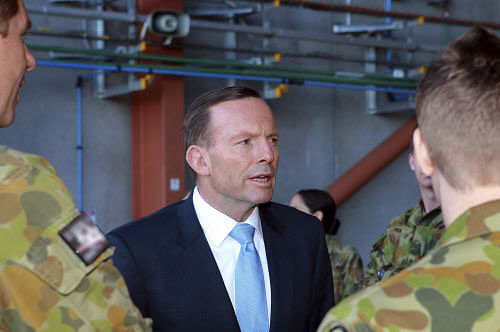 Australian Prime Minister Tony Abbott has reportedly made a surprise visit to Baghdad for talks on helping Iraq in its fight against the Islamic State (IS) terrorist group. Reuters file photo