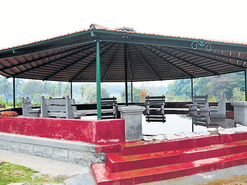 New seating arrangements being made at Ranganathittu Bird Sanctuary, for the benefit of tourists, in Srirangapatna, Mandya district. DH PHOTO