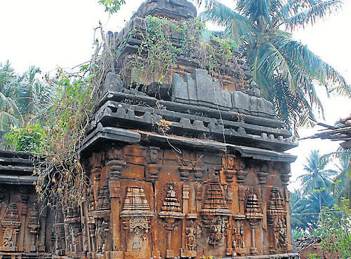 Janardhanaswami temple that lies neglected at Kikkeri, in Mandya district. DH photo