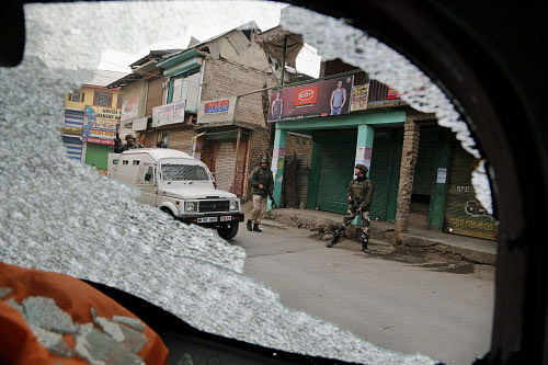 Policeman killed in Kashmir militant attack