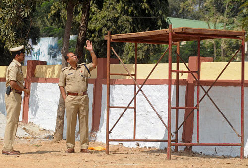 DCP Sandeep Patil oversees security arrangements at Field Marshal Manekshaw Parade Ground ahead of Republic day celebrations in Bengaluru on Monday. DH photo