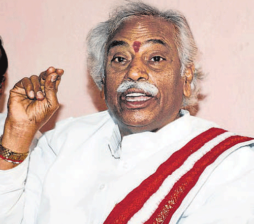 The Centre will not bring any amendment to the labour laws that will take away the rights of labourers, promised Union Minister of State for Labour andEmployment (independent charge) Bandaru Dattatreya.  DH File Photo.