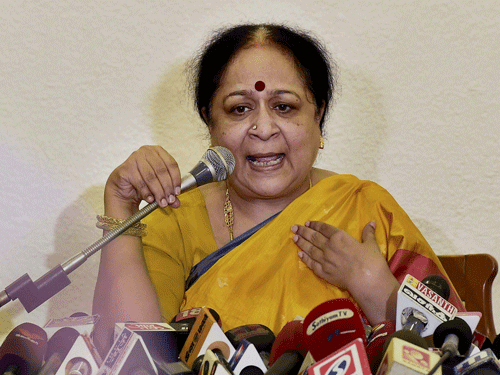 Former Union Minister Jayanthi Natarajan addressing a press conference in Chennai on Friday. Natarajan has decided to quit the party while making a scathing attack on Rahul Gandhi. PTI Photo.