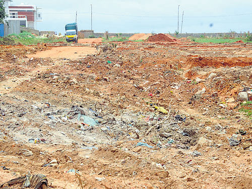 As Arkavathi Layout remains mired in the denotification controversy, it has now emerged that as much as 22 acres and 19 guntas of land in Jakkur village under Yelahanka hobli was omitted from notification to benefit Bangalore Metropolitan House Building Co-operative Society, a housing society meant for IAS and IPS officers living in Karnataka. DH file photo