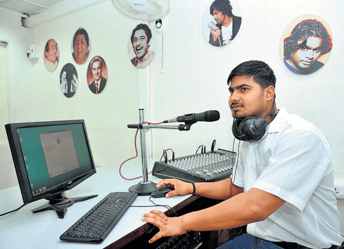 Aiming at enabling listeners to reach out its popular Vividh Bharati service on their mobile phones and car stereos with greater clarity, All India Radio (AIR) is all set to launch the transmission of the service in FM mode in Delhi, Mumbai and Chennai. DH File Photo.