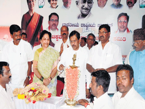 KPCC President Dr G Parameshwar inaugurates the review meet on party membership enrolment, at Chikkamagaluru district Congress office on Thursday. DH photo