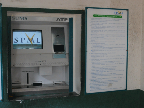 After shutting down all its All Time Payment (ATP) counters with effect from February 1, the Bangalore Electricity Supply Company Limited (Bescom) will start collecting electricity bills from consumers' doorstep from February 9 in Bengaluru on a pilot basis. Now, consumers can also pay their power bills at post offices with effect from February 20. DH file photo