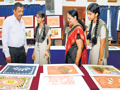 Sharada Educational Institution President Prof M B Puranik inaugurates the Art Flash  exhibition at Sharada Vidyalaya in Mangaluru on Friday. DH photo
