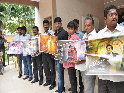 Distributors of Rajinikanth starrer Lingaa in Tamil Nadu have decided to launch a begging stir on Tuesday.Pti file photo