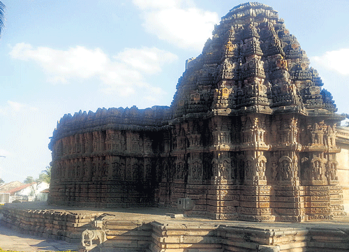 Chennakeshava Temple in Aralaguppe.