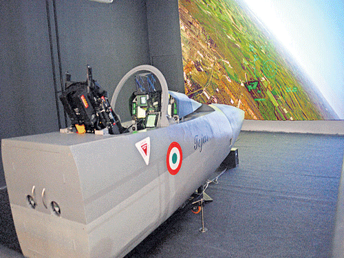 The simulator of Tejas that attracted crowds.