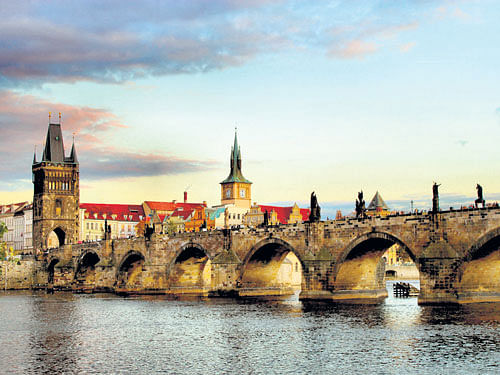 Picturesque A breathtaking view of Charles Bridge in Prague.