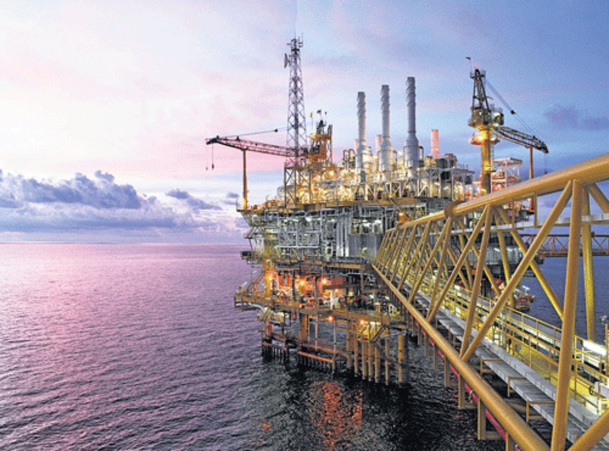 Shell kicks off costly sunset phase of oil extraction