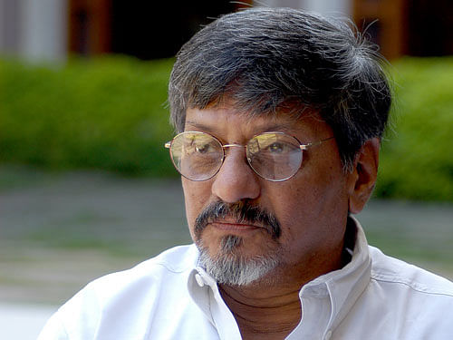 Amol Palekar began his career as a painter before venturing into films and the actor-director now has returned to his first love with a collection of abstract paintings in oil.DH File photo