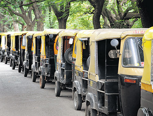 The State Transport department has recently turned down the Legal Metrology Department's proposal seeking the installation of panic buttons and GPS in autorickshaws to check the increasing cases of harassment against women passengers. DH file photo