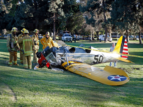 An airplane sits on the ground after crash landing at Penmar Golf Course in Venice, Los Angeles CA. Reuters Photo.