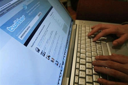 Amidst the constraints faced by electronic and print media outlets, the advent of social media and non-profit organisations has helped in effectively dissimating news to the public, said Dinesh Aminmattu, media advisor to Chief Minister of Karnataka, here on Monday.Reuters file photo