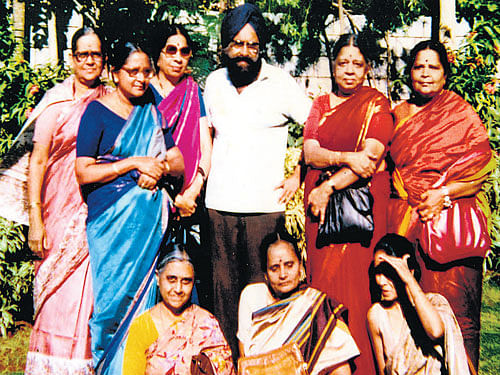 cherished (Top row, from left) Sunandamma, Parvathi, Pankaja, Khushwant Singh, Saroja and Kamala Hampana. (Sitting) Malathi A Rao, TS Rukmayi and Sashi Deshpande.