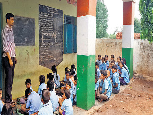Once the Kannada Language Learning Bill-2015 comes into effect, Kannada will be  taught as a mandatory subject from classes 1 to 10 in all schools that follow the State  syllabus. DH FILE PHOTO