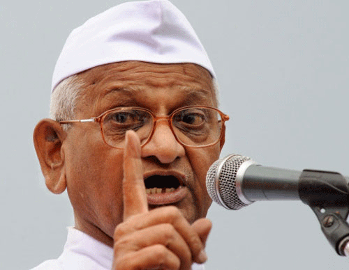 Unimpressed with Prime Minister Narendra Modi's contentions in today's 'Man ki Baat' programme, social activist Anna Hazare accused him of "misleading" farmers...DH file photo