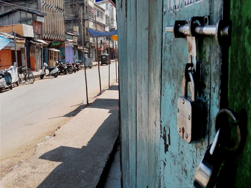 The bandh, called by Coordination Committee of All Farmers Associations, saw shops and commercial outlets downing their shutters in delta region, where farmers depend on Cauvery's water for irrigation. PTI file for representation