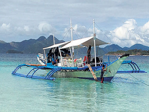 Waterway 'Bangka', a kind of canoe, is a mode to explore Coron Islands.