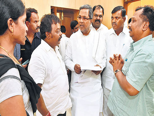 Seeking justice: Gauthami's father Ramesh and his family members meet Chief Minister SIddaramaiah in Bengaluru on Friday. Pavagad MLA Thimmarayappa and MLC Sharavana are also present. DH PHOTO