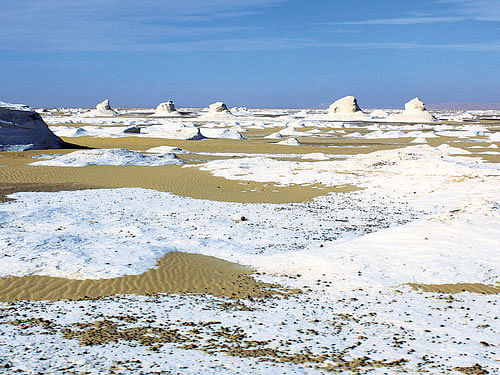 chalk-rock formations White Desert of Farafra, Egypt.