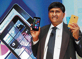Microsoft Mobile Devices Director (South) T S Sridhar with the Lumia 640 and Lumia 640 XL in Bengaluru. DH&#8200;Photo