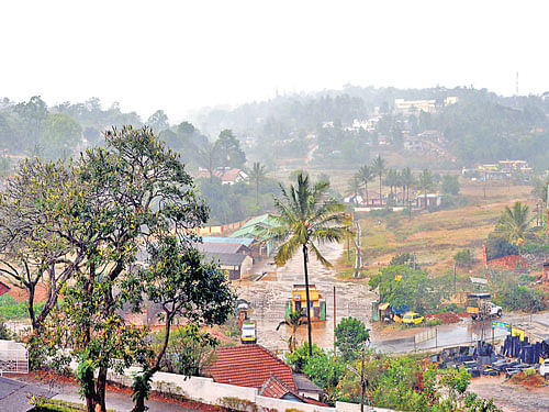 Two people, including a woman, were killed by lightning in Kalaburagi on Friday when heavy rain accompanied by gusty winds, thunder and lightning, lashed several parts of the district. DH file photo. For representation purpose