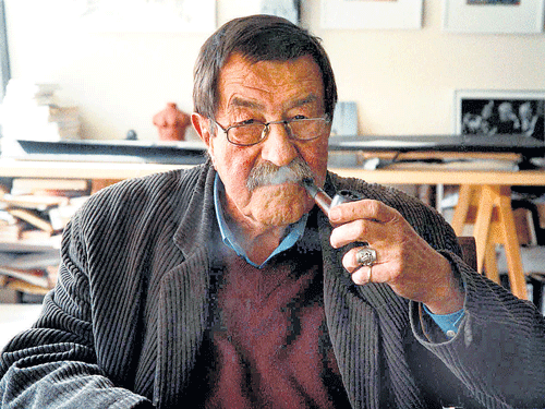 Courting controversies German writer Guenter Grass